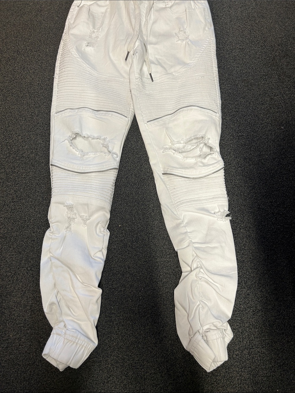 Carbon White Distressed Men’s Relaxed Jeans (OL1MB) 26”/30-